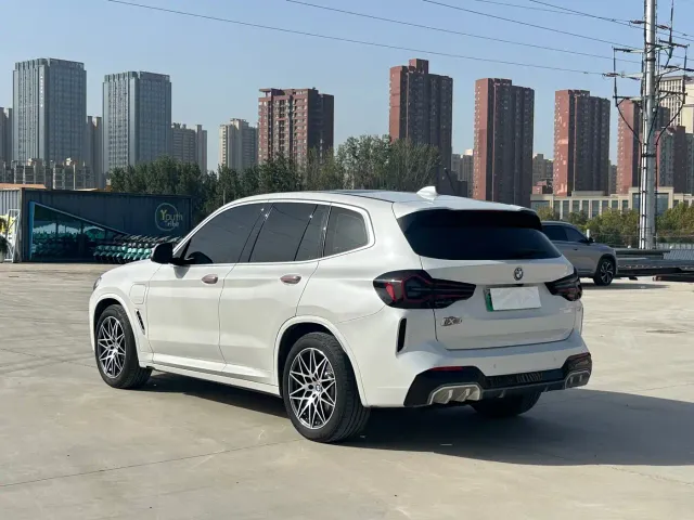 BMW iX3 — Фото автомобиля 7