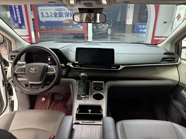 Toyota Granvia — Фото автомобиля 6
