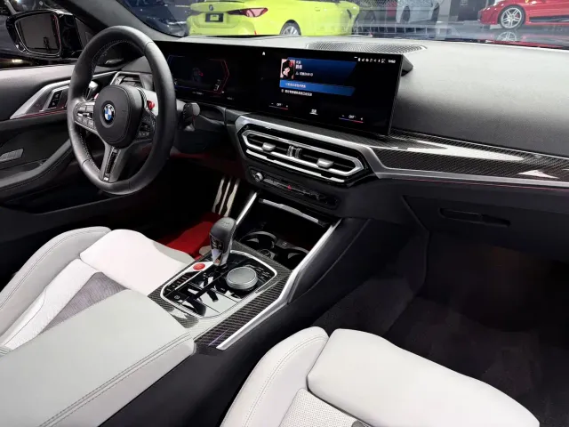 BMW M4 — Фото автомобиля 10