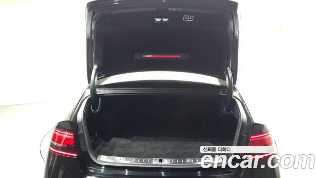 Genesis G90 — Фото автомобиля 17