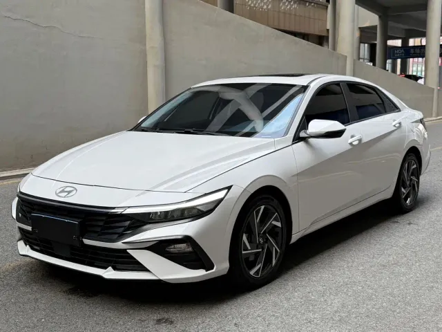 Фотография автомобиля — Hyundai Elantra