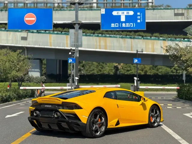 Lamborghini Huracan — Фото автомобиля 7