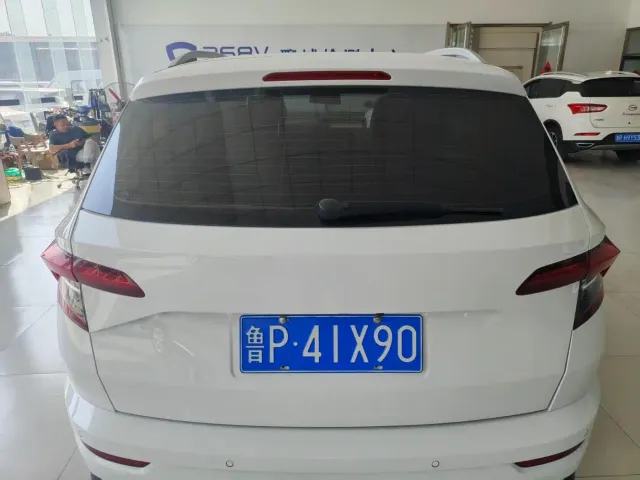 Skoda Karoq — Фото автомобиля 10