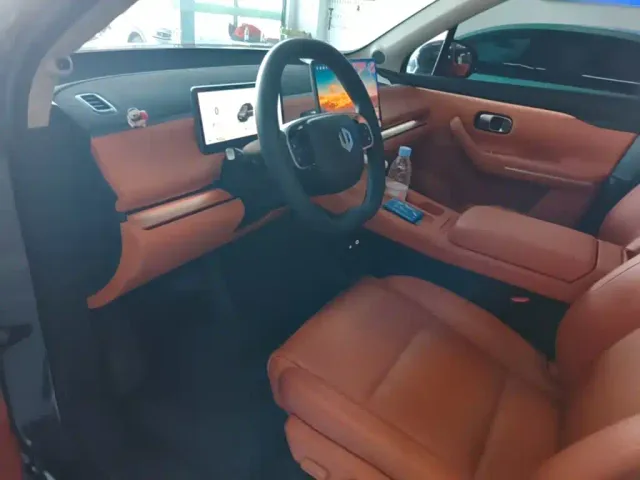Leapmotor C10 — Фото автомобиля 15