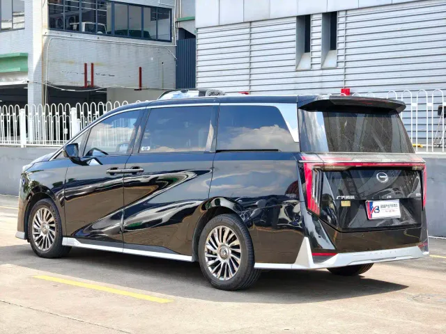 GAC Trumpchi M8 — Фото автомобиля 11