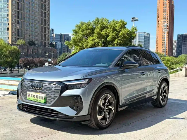 Фотография автомобиля — Audi Q4 e-tron