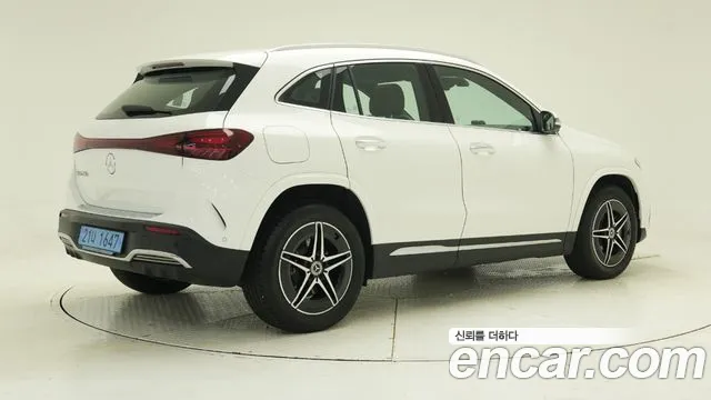 Mercedes-Benz EQA — Фото автомобиля 2