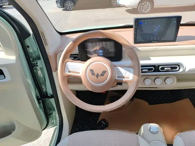 Wuling Hongguang Mini EV — Фото автомобиля 6