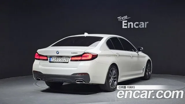 BMW 5-Series — Фото автомобиля 2