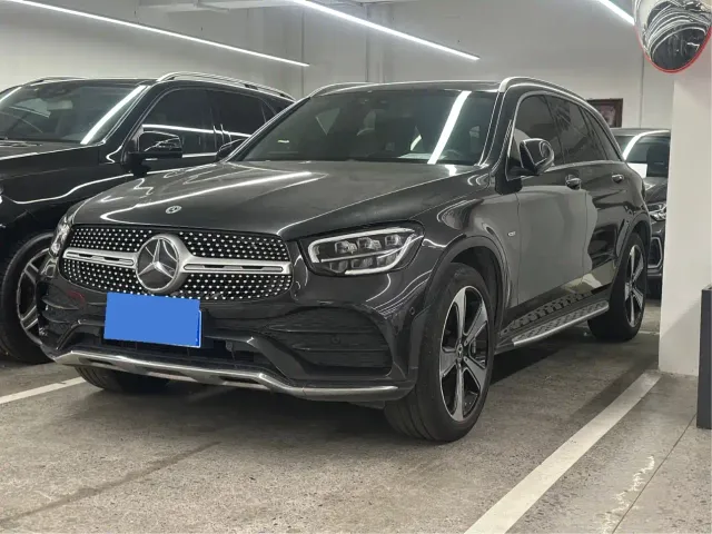 Фотография автомобиля — Mercedes-Benz GLC-Class