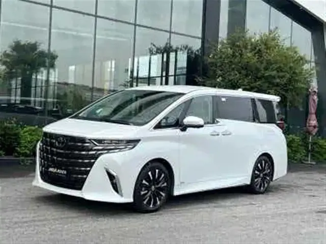 Toyota Alphard — Фото автомобиля 2