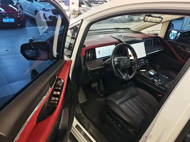 GAC Trumpchi E9 — Фото автомобиля 15