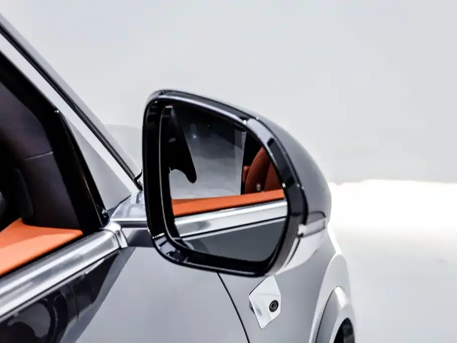 Li Auto Li L8 2025 Max Smart Renewal Edition — Фото автомобиля 16