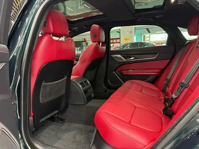 Jaguar XFL — Фото автомобиля 5