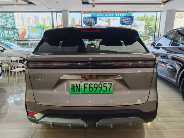 Geely Galaxy L7 — Фото автомобиля 4