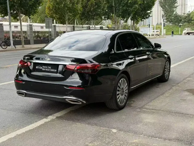 Mercedes-Benz E-Class — Фото автомобиля 9