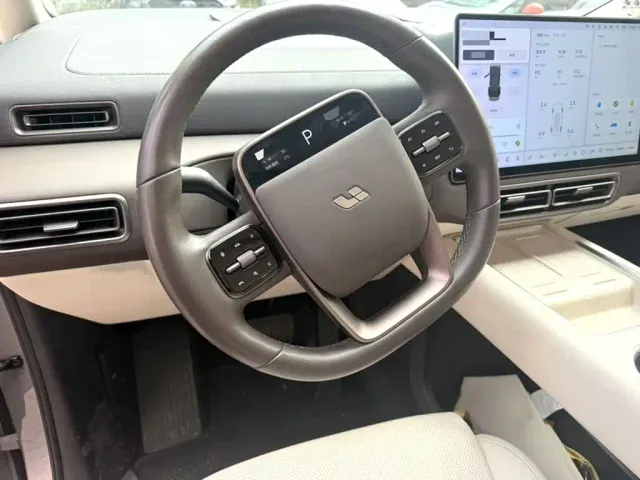 Li Auto MEGA — Фото автомобиля 16