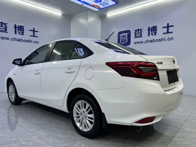 Toyota Vios — Фото автомобиля 12