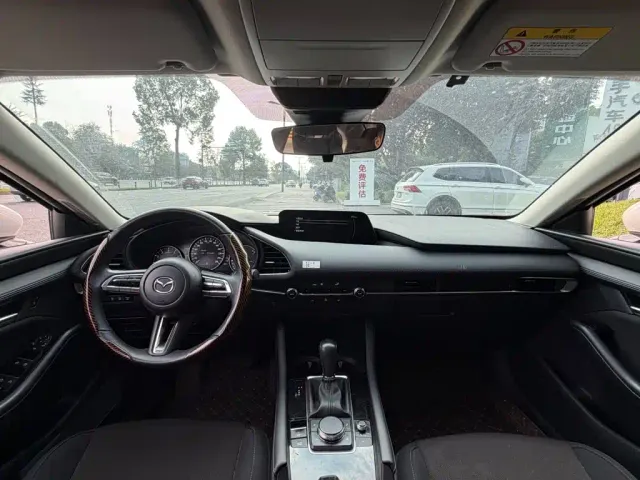 Mazda Axela — Фото автомобиля 13