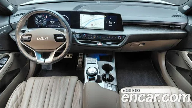 Kia K8 — Фото автомобиля 10