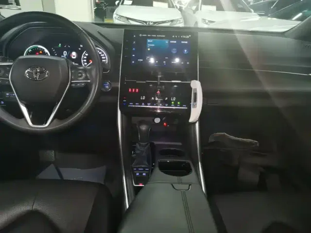 Toyota Avalon — Фото автомобиля 12