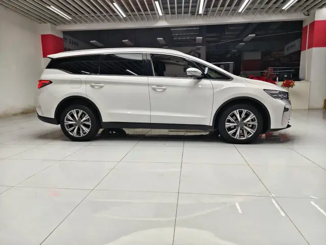 Geely Jiaji — Фото автомобиля 9