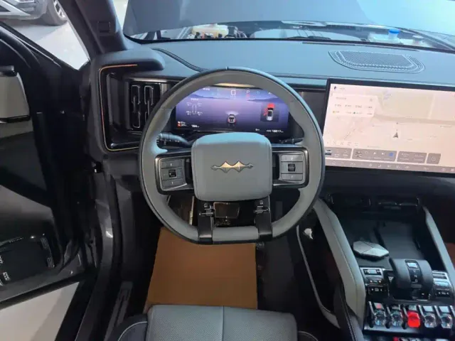 BYD FangChengBao Leopard 5 — Фото автомобиля 10