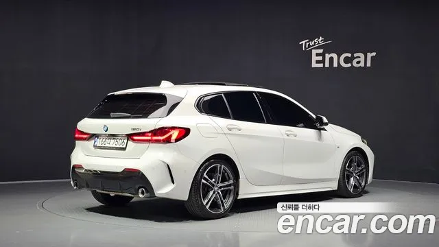 BMW 1 Series F40 — Фото автомобиля 2