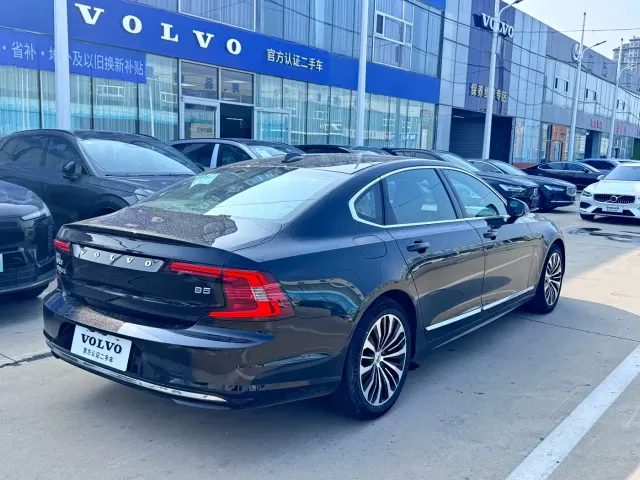 Volvo S90 — Фото автомобиля 4