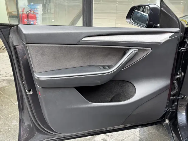 Tesla Model Y — Фото автомобиля 15