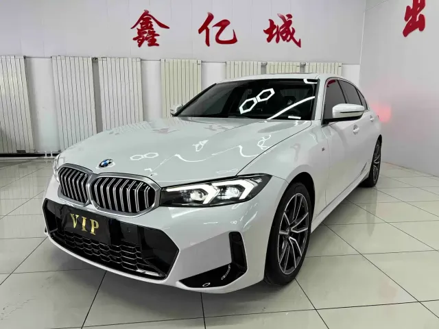 Фотография автомобиля — BMW 3 Series