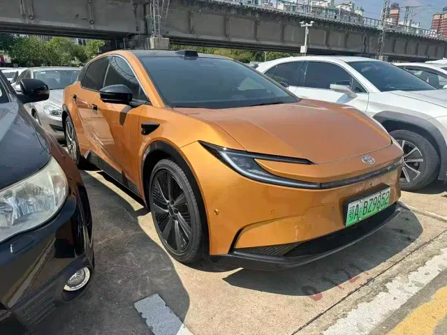 Toyota bZ5 — Фото автомобиля 3