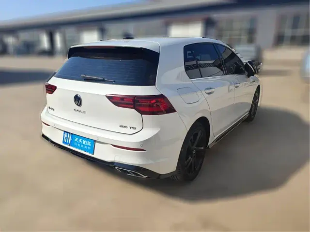 Volkswagen Golf — Фото автомобиля 2