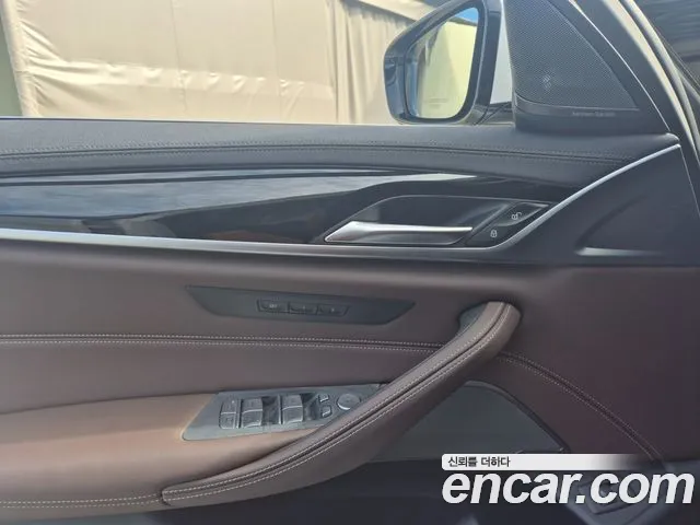 BMW 5 Series G30 — Фото автомобиля 10