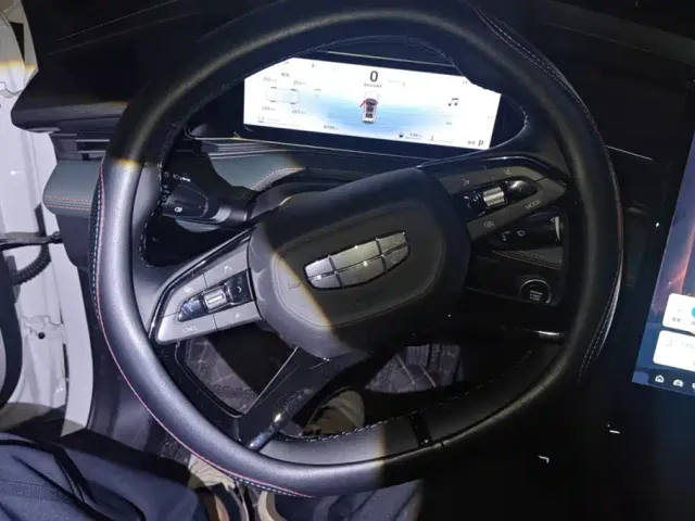Geely Boyue — Фото автомобиля 15