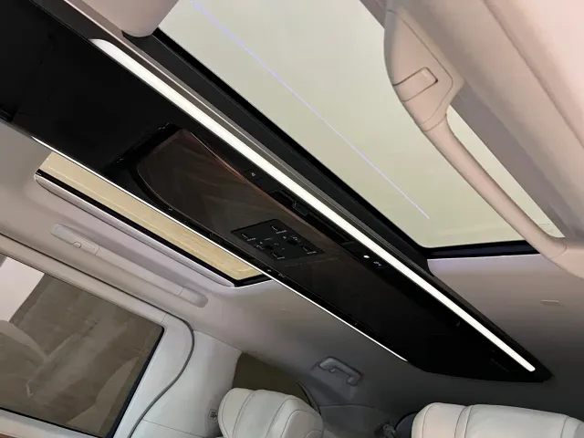 Lexus LM — Фото автомобиля 20