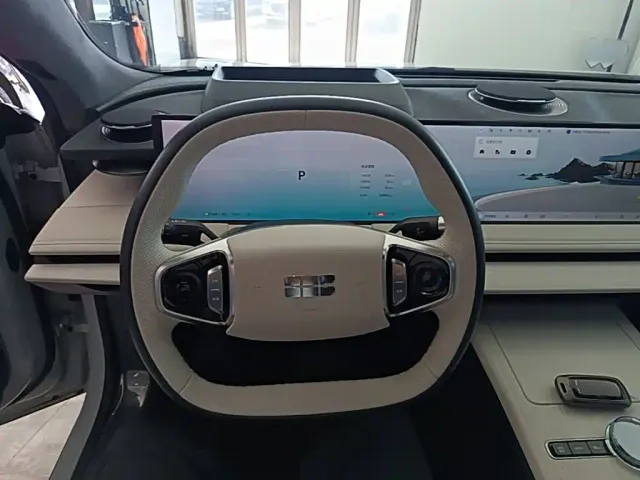 Geely Galaxy E8 — Фото автомобиля 10
