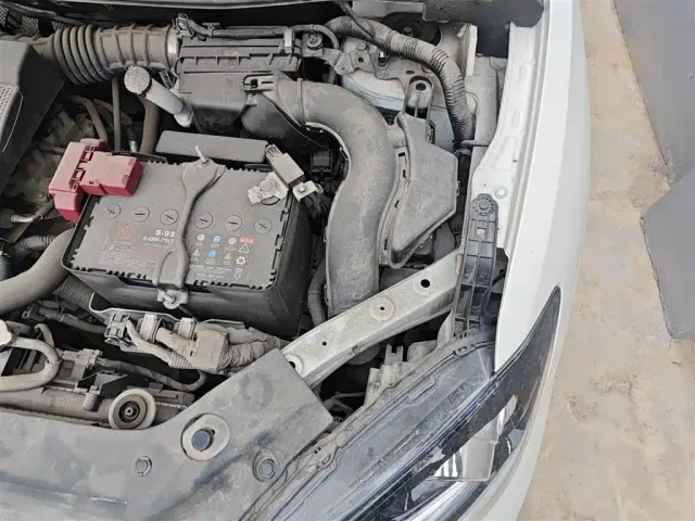 Nissan Tiida — Фото автомобиля 19