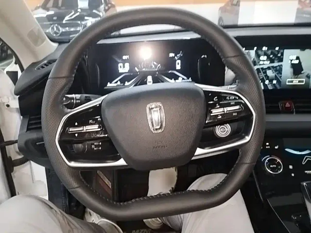 Bestune B70 — Фото автомобиля 10