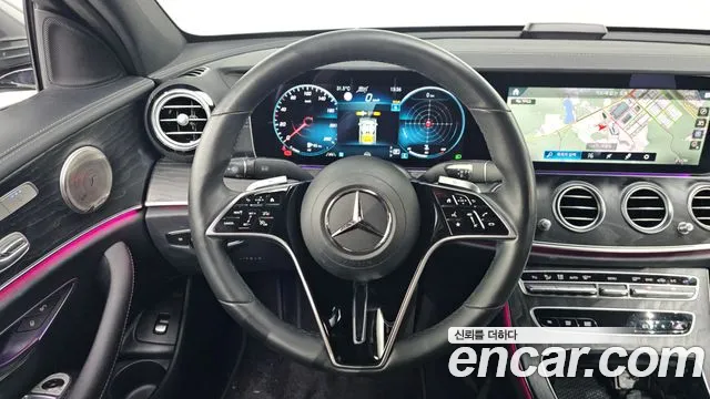 Mercedes-Benz E-Class — Фото автомобиля 11