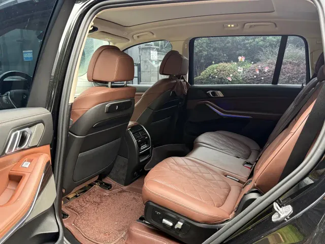BMW X7 — Фото автомобиля 9