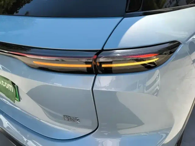 Nio ES6 — Фото автомобиля 7