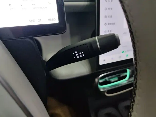 Leapmotor B10 — Фото автомобиля 13