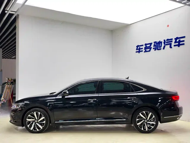 Volkswagen Passat — Фото автомобиля 4