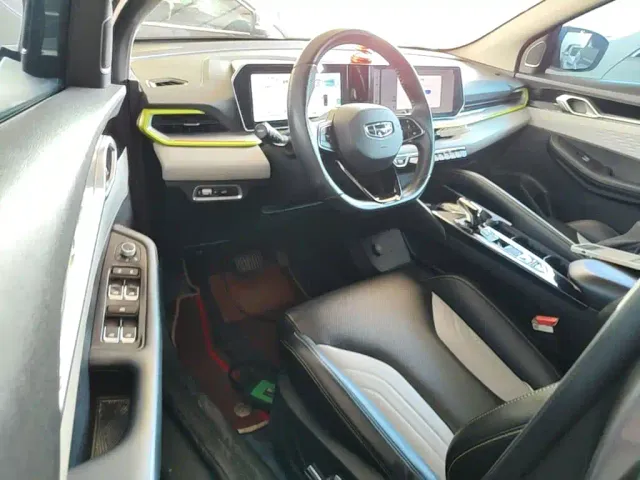 Geely Binyue — Фото автомобиля 15