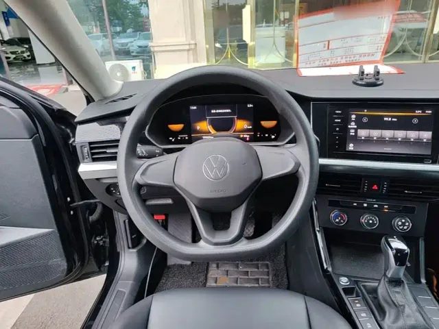 Volkswagen Passat — Фото автомобиля 10