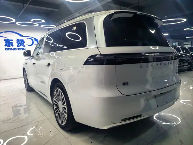 Leapmotor D Series — Фото автомобиля 6