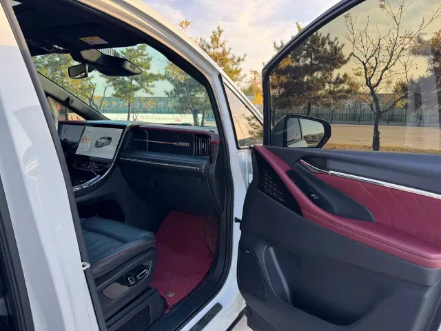 GAC Trumpchi M8 — Фото автомобиля 16