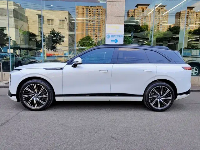 Xpeng G9 — Фото автомобиля 3