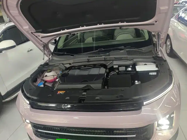 Geely ICON — Фото автомобиля 19